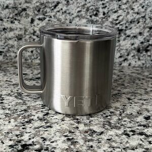 Silver yeti mug with lid